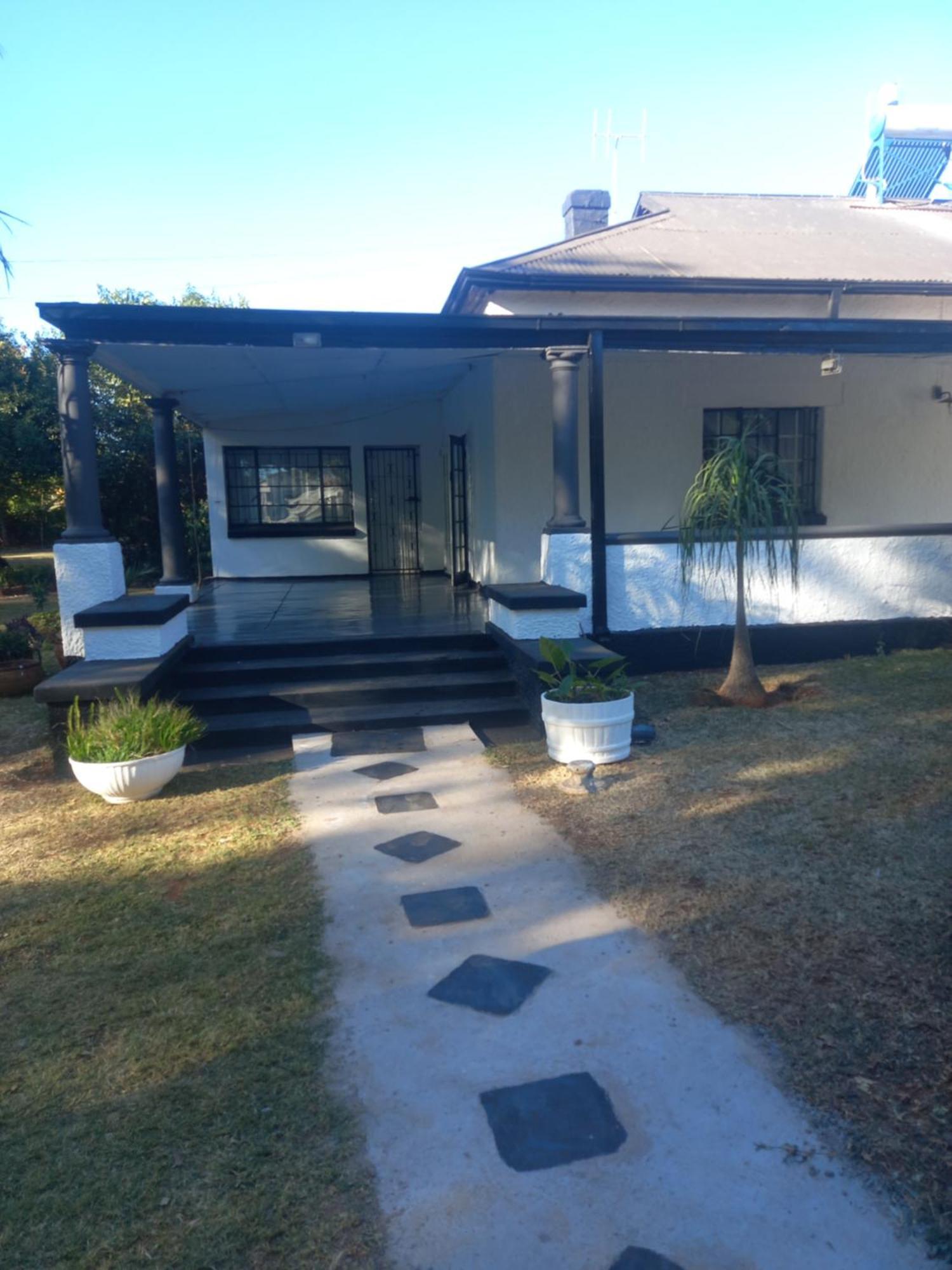 Choice Backpackers Lodge Bulawayo Exterior photo